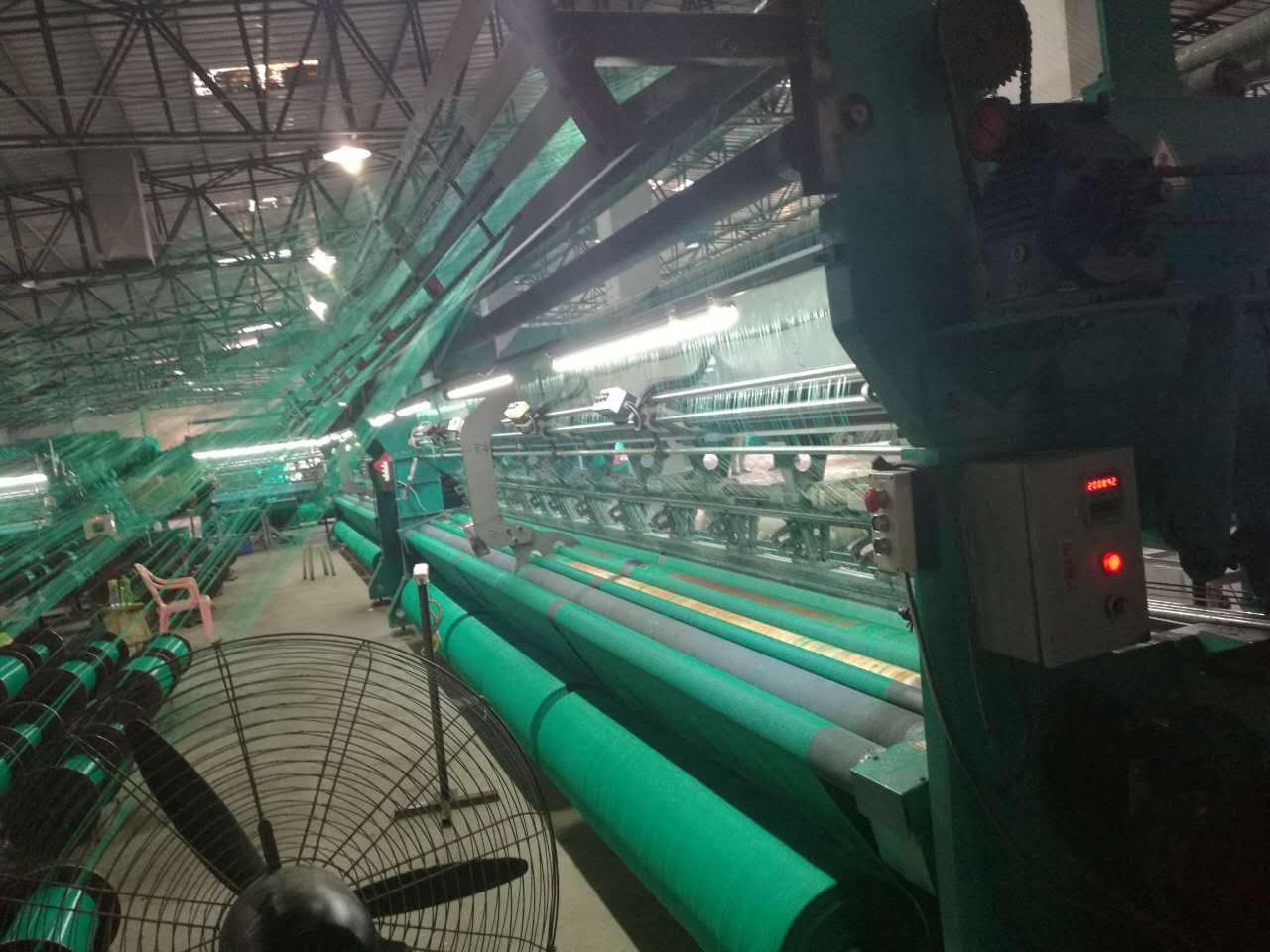 大型織網(wǎng)機